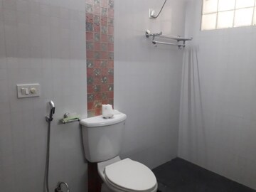 Bathroom in 3 BHK Builder Floor at RWA Hauz Khas Block C 5, Hauz Khas – for Rent