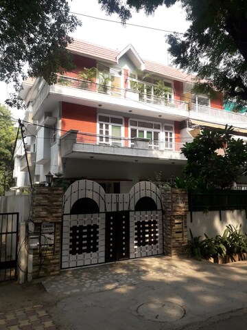 3 BHK Builder Floor – Exterior View View at RWA Hauz Khas Block C 5, Hauz Khas - for Rent