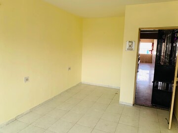 Room in 2 BHK Apartment at Siddhivinayak Keshar, Somwar Peth – for Rent