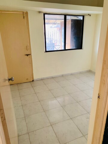 Room in 2 BHK Apartment at Siddhivinayak Keshar, Somwar Peth – for Rent