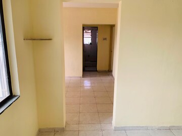 Room in 2 BHK Apartment at Siddhivinayak Keshar, Somwar Peth – for Rent