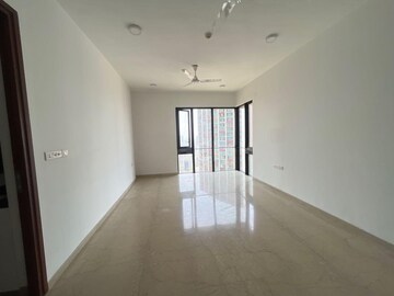 Room in 3 BHK Apartment at Worli – for Rent