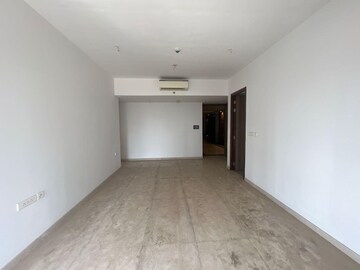 Room in 3 BHK Apartment at Worli – for Rent