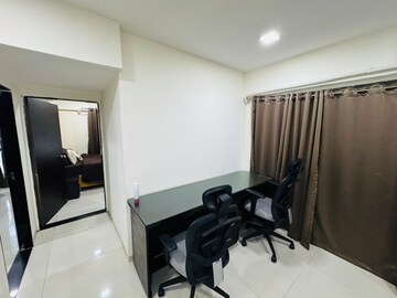 Study Room in 2 BHK Apartment at Vile Parle West – for Rent