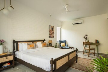 Bedroom in 2 BHK Apartment at Reis Magos – for Rent