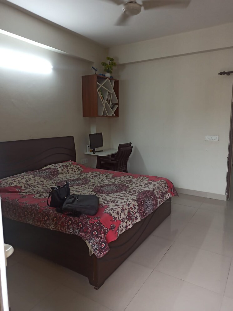 Bedroom, gaur-valerio 3 Bedroom 1550 Sq.Ft. Apartment In Indrapuram Ghaziabad 8959644