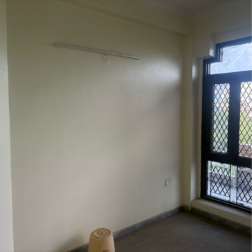 Room in 3 BHK Builder Floor at Ashoka Enclave 3, Subash Nagar – for Rent