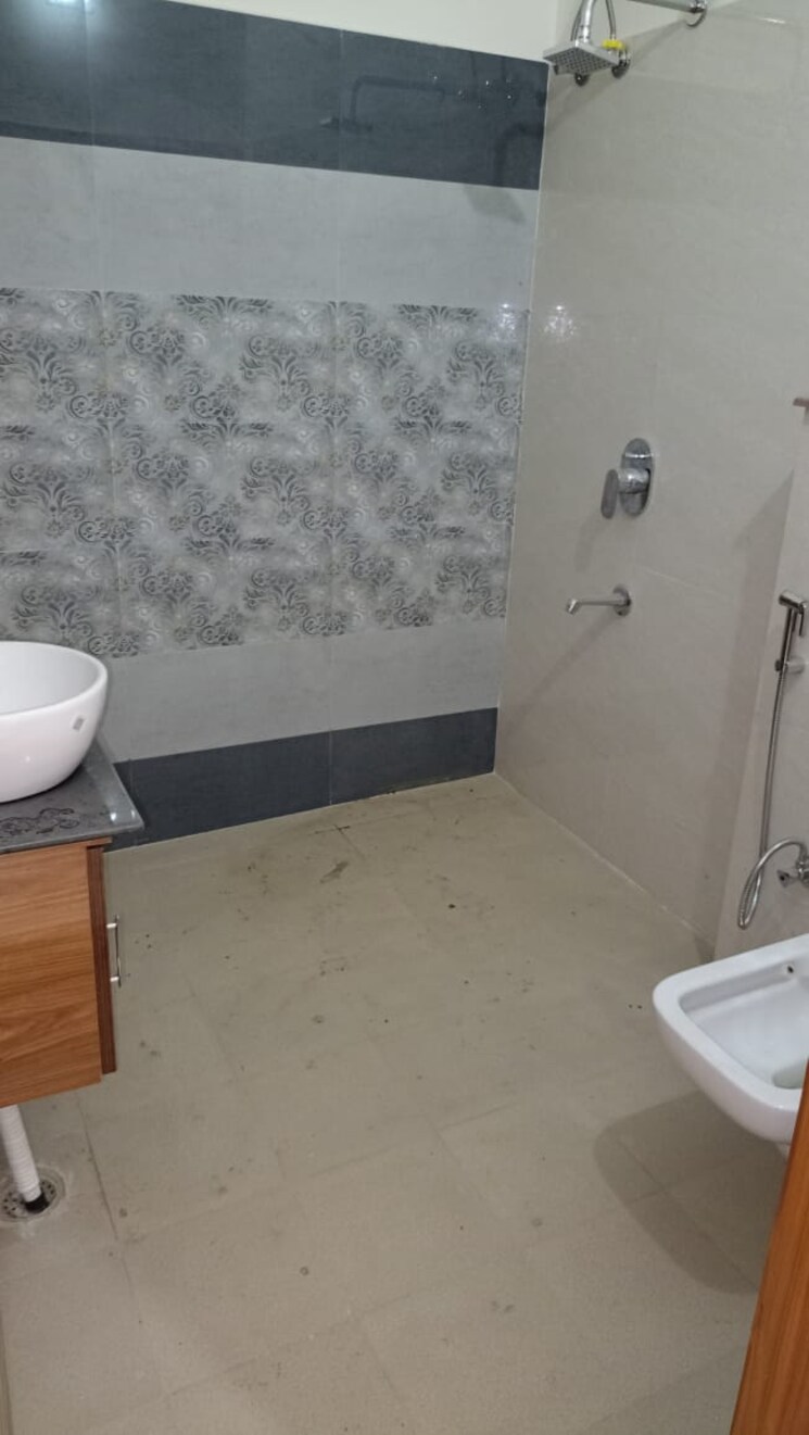Bathroom, gms road 3 Bedroom 80 Sq.Yd. Independent House In Gms Road Dehradun 8959740