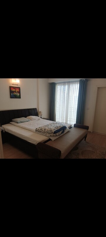 Bedroom in 3 BHK Apartment at DLF Park Place, Sector 54 – for Rent