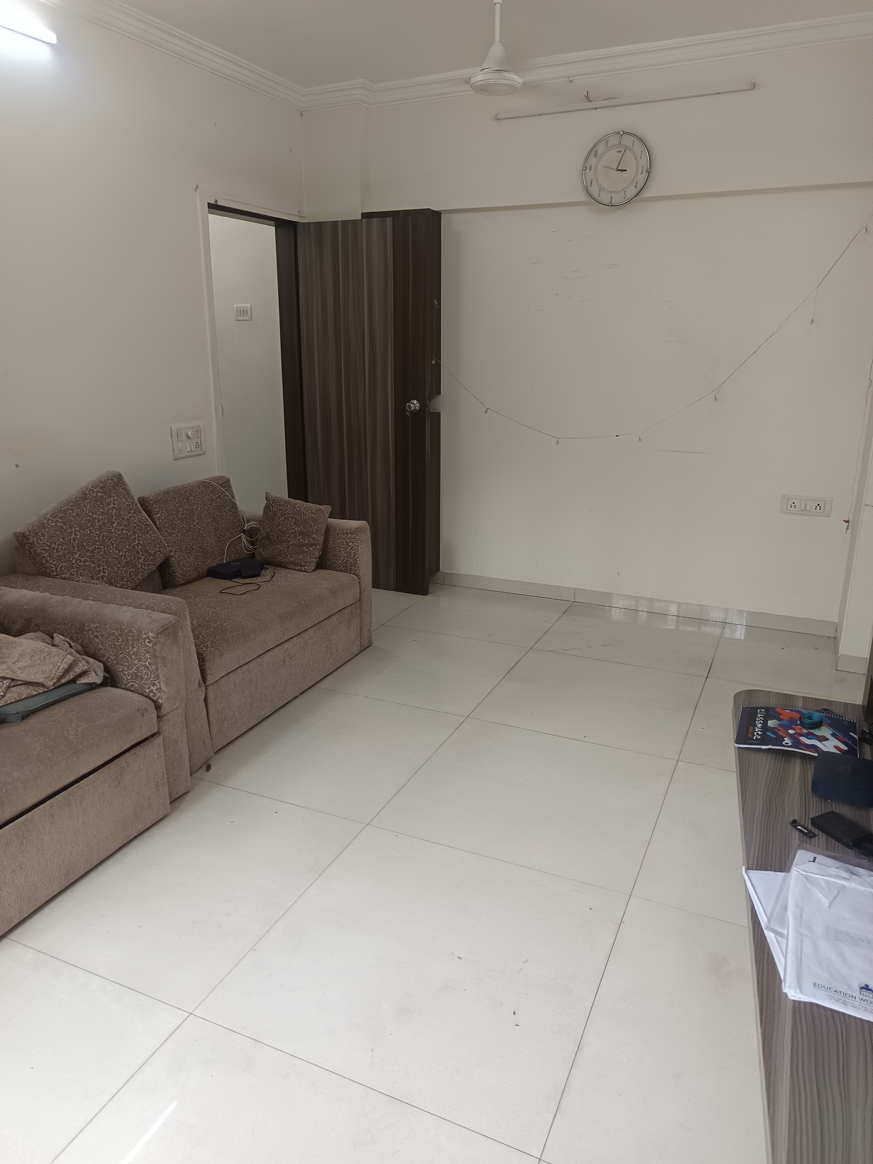 2.5 BHK Apartment For Rent in Shri Govardhan
