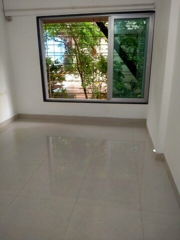 Room in 2 BHK Apartment at Jeevan Sarita CHS, Vile Parle East – for Rent