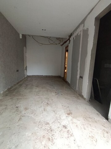 Room in 4 BHK Apartment at New Alipore – for Sale