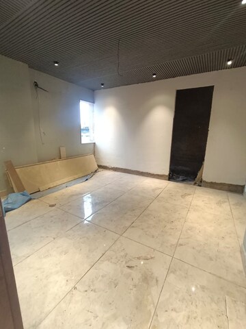 Room in 4 BHK Apartment at New Alipore – for Sale