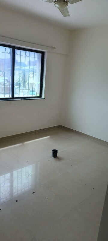 Room in 2 BHK Apartment at Hill Mist Harmony Co-op Housing Society, Kondhwa – for Rent