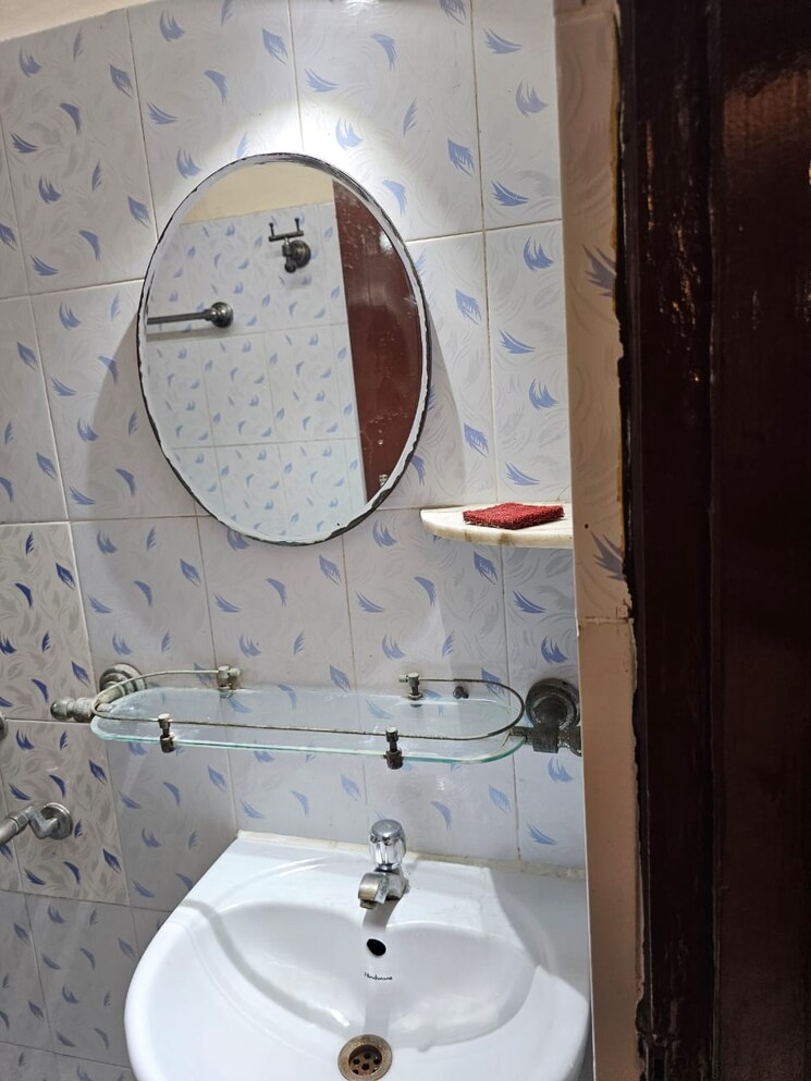 Bathroom, prince park 2 Bedroom 840 Sq.Ft. Apartment In Prince Park Kolkata 8959798