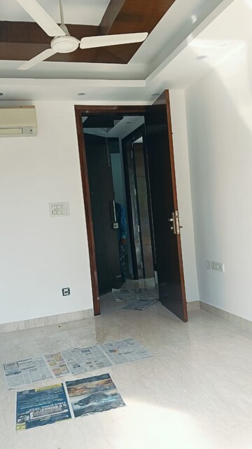 Building Lobby in 3 BHK Builder Floor at South Delhi – for Rent