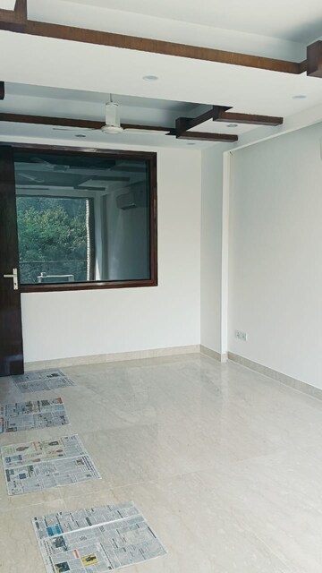 Room in 3 BHK Builder Floor at South Delhi – for Rent