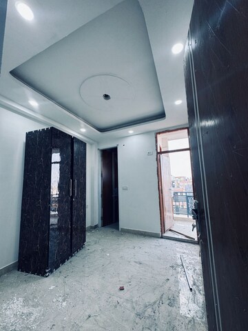 Building Lobby in 1 BHK Builder Floor at Saket – for Sale