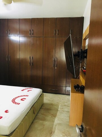Room in 3 BHK Apartment at Anupam Apartments CGHS, Shahdara – for Rent