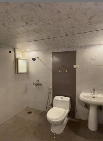 Bathroom in 3 BHK Apartment at Keltech Golf Greens, Dundahera – for Rent