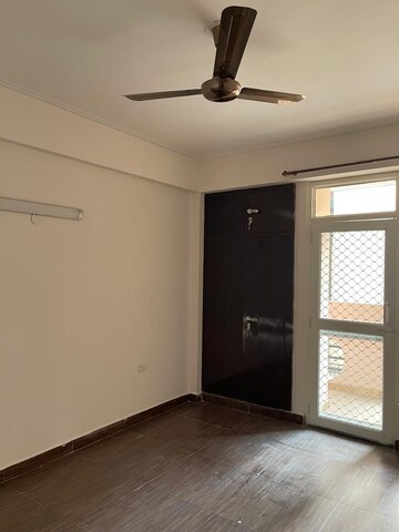 Room in 3 BHK Apartment at Keltech Golf Greens, Dundahera – for Rent