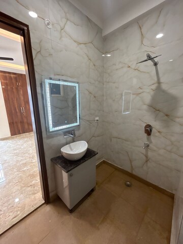 Bathroom in 3 BHK Apartment at Unitech Uniworld Gardens, Sector 47 – for Rent