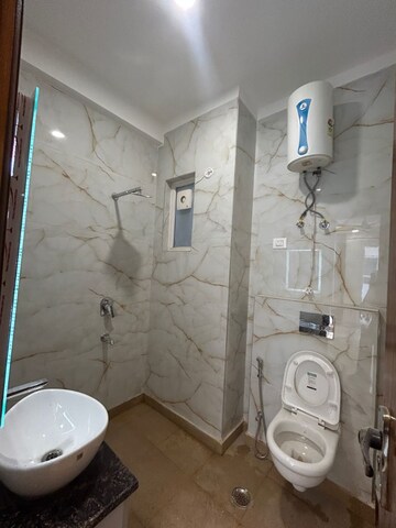 Bathroom in 3 BHK Apartment at Unitech Uniworld Gardens, Sector 47 – for Rent