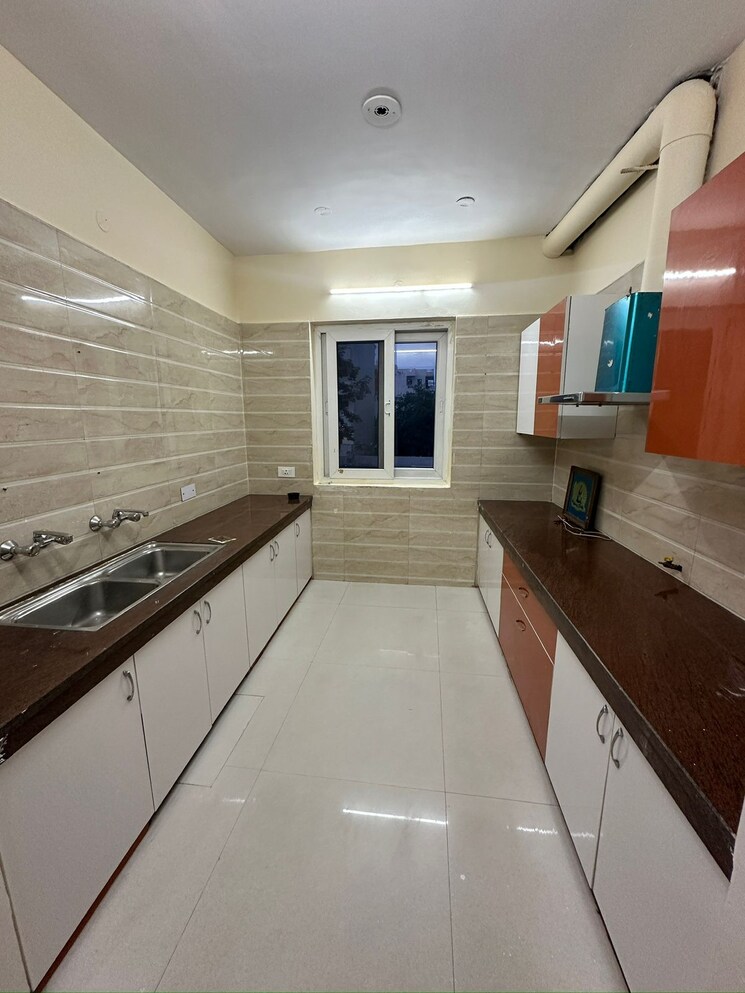 Kitchen, pioneer-park-phase-1 3 Bedroom 2260 Sq.Ft. Apartment In Sector 61 Gurgaon 8959910