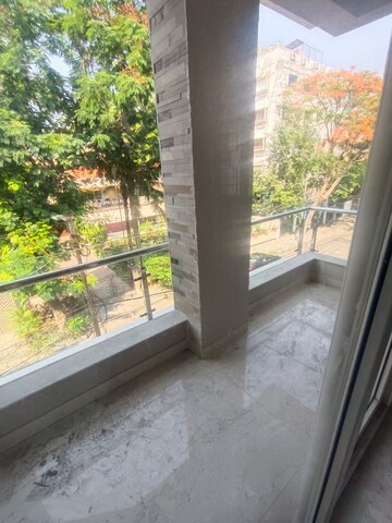 Balcony in 3 BHK Builder Floor at New Alipore – for Rent