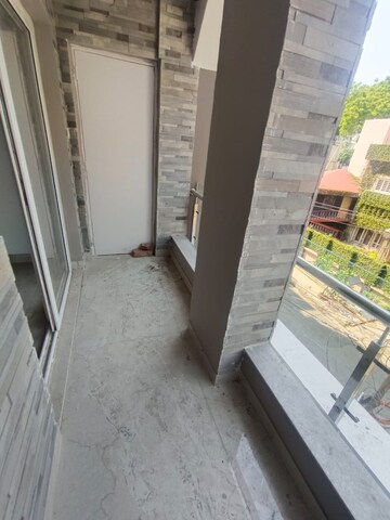 Balcony in 3 BHK Builder Floor at New Alipore – for Rent