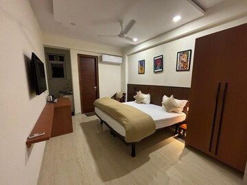1 RK Builder Floor For Rent in Sector 57