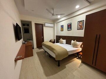 Bedroom in 1 RK Builder Floor at Sector 57 – for Rent