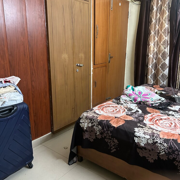 Bedroom, rwa-jalvayu-vihar-noida 1.5 Bedroom 900 Sq.Ft. Apartment In Sector 25 Noida 8959962