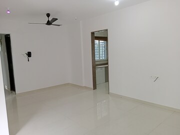 Room in 3 BHK Apartment at Nexus Hyde Park Residency, Manpada – for Rent