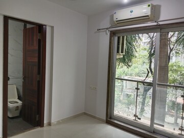 Room in 3 BHK Apartment at Nexus Hyde Park Residency, Manpada – for Rent
