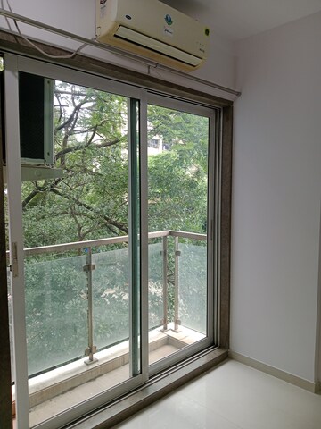 Room in 3 BHK Apartment at Nexus Hyde Park Residency, Manpada – for Rent