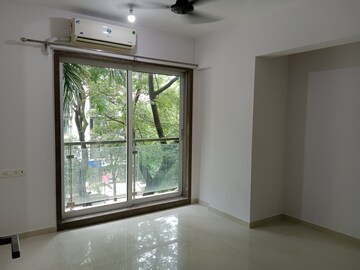Room in 3 BHK Apartment at Nexus Hyde Park Residency, Manpada – for Rent