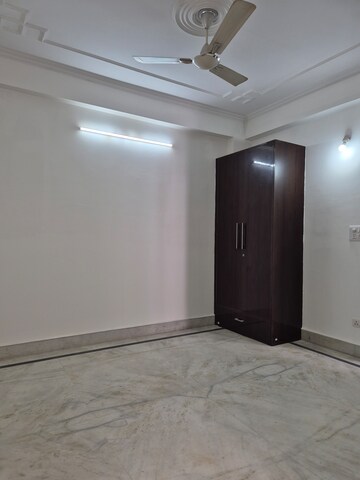 Room in 1.5 BHK Apartment at Palm Residency Chhatarpur, Chattarpur – for Rent