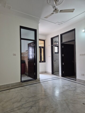 Room in 1.5 BHK Apartment at Palm Residency Chhatarpur, Chattarpur – for Rent