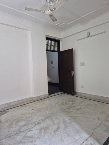 Room in 1.5 BHK Apartment at Palm Residency Chhatarpur, Chattarpur – for Rent