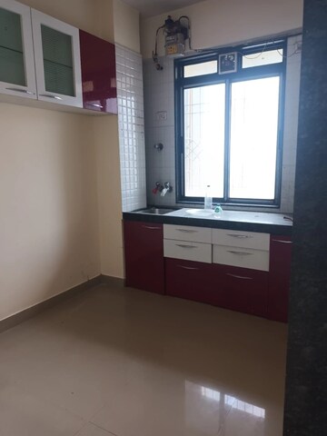 2 BHK Apartment For Rent in Kamala Ashish Tower, Kandivali West