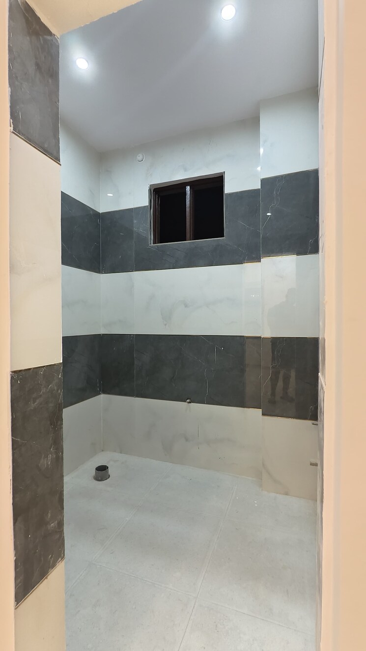 Bathroom, deva road 3 Bedroom 1600 Sq.Ft. Independent House In Deva Road Lucknow 8960079