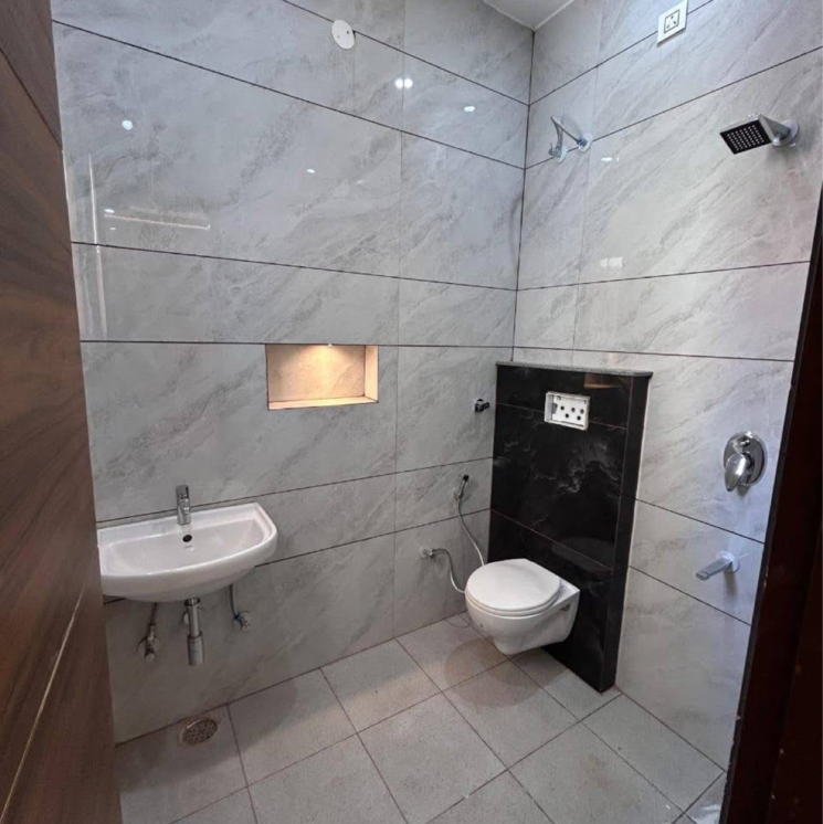Bathroom, kharar landran road 2 Bedroom 902 Sq.Ft. Apartment In Kharar Landran Road Mohali 8960090
