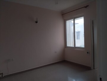 Room in 3 BHK Apartment at Orchid Island, Sector 51 – for Rent