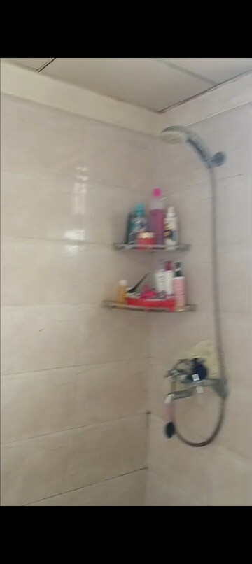 Furnished Amenities in 2.5 BHK Apartment at Gaur City 5th Avenue, Sector 4 Greater Noida – for Rent