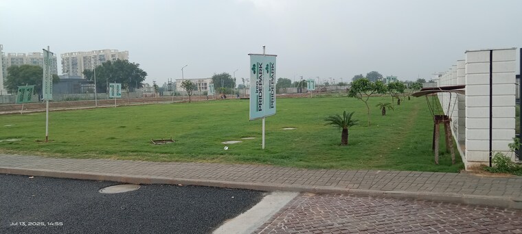 Garden, ireo-nuspark  142 Sq.Yd. Plot In Sohna Sector 4 Gurgaon 8960176