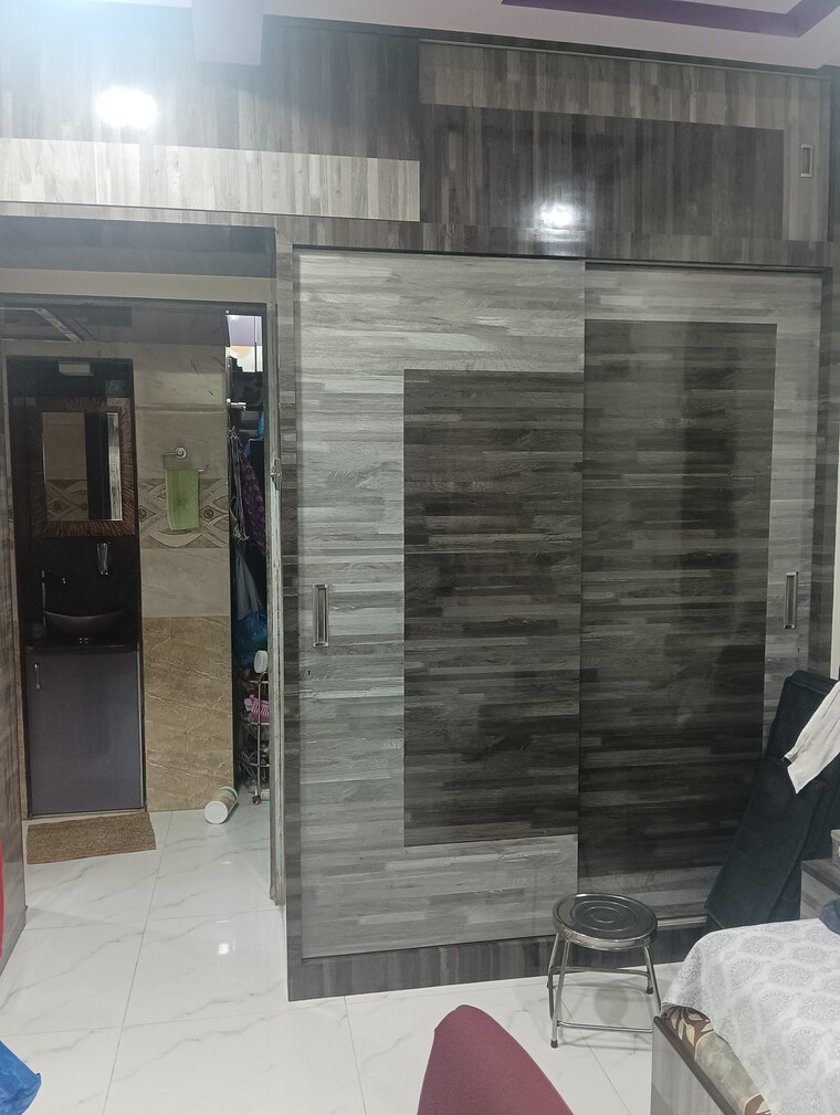  Parking, dadar west 1 Bedroom 350 Sq.Ft. Apartment In Dadar West Mumbai 8960217