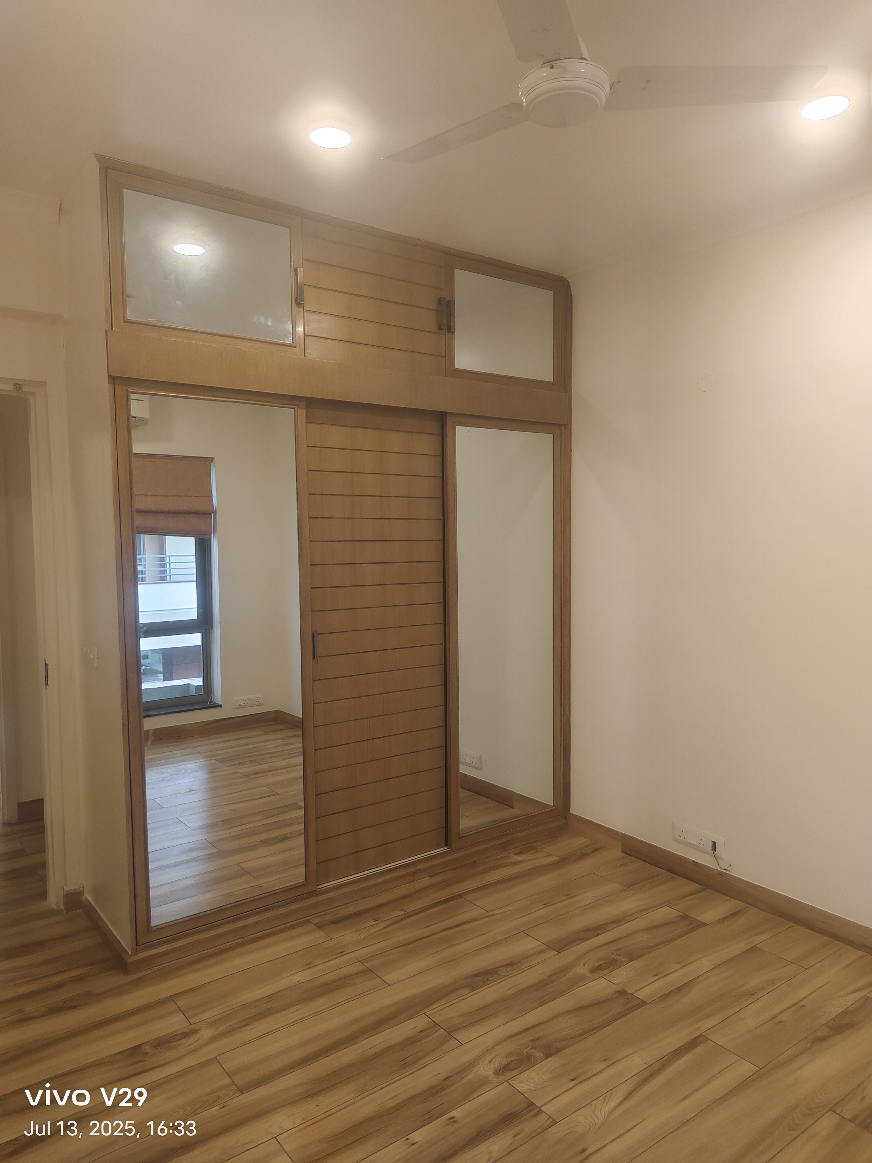 4 BHK + Servant Room Apartment For Rent in Central Park I