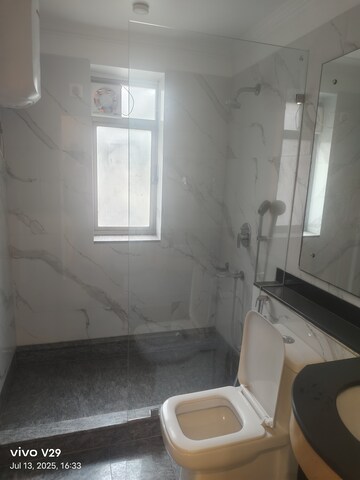 Bathroom in 4 BHK Apartment at Central Park I, Sector 42 – for Rent