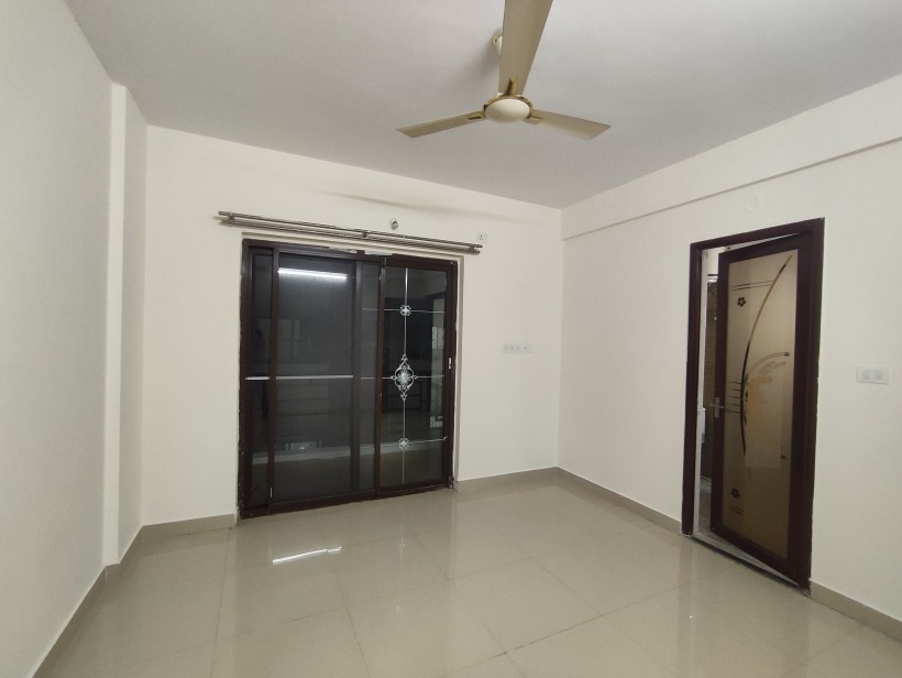 2 BHK Apartment For Rent in Whitestone Landmark